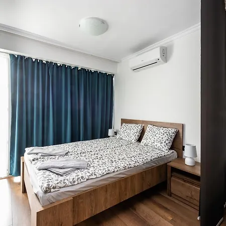 Dinevi Lazur Apartmán