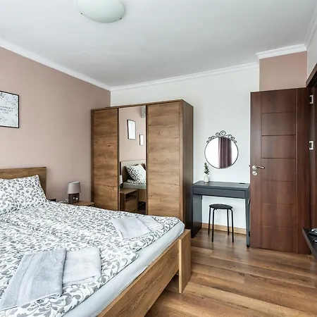 Dinevi Lazur Apartmán