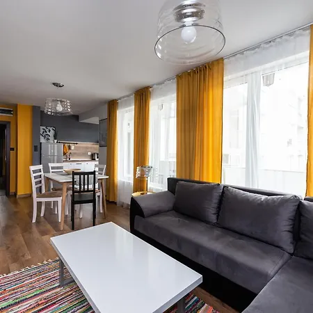 Dinevi Lazur Apartment