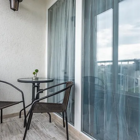 Dinevi Lazur Apartment